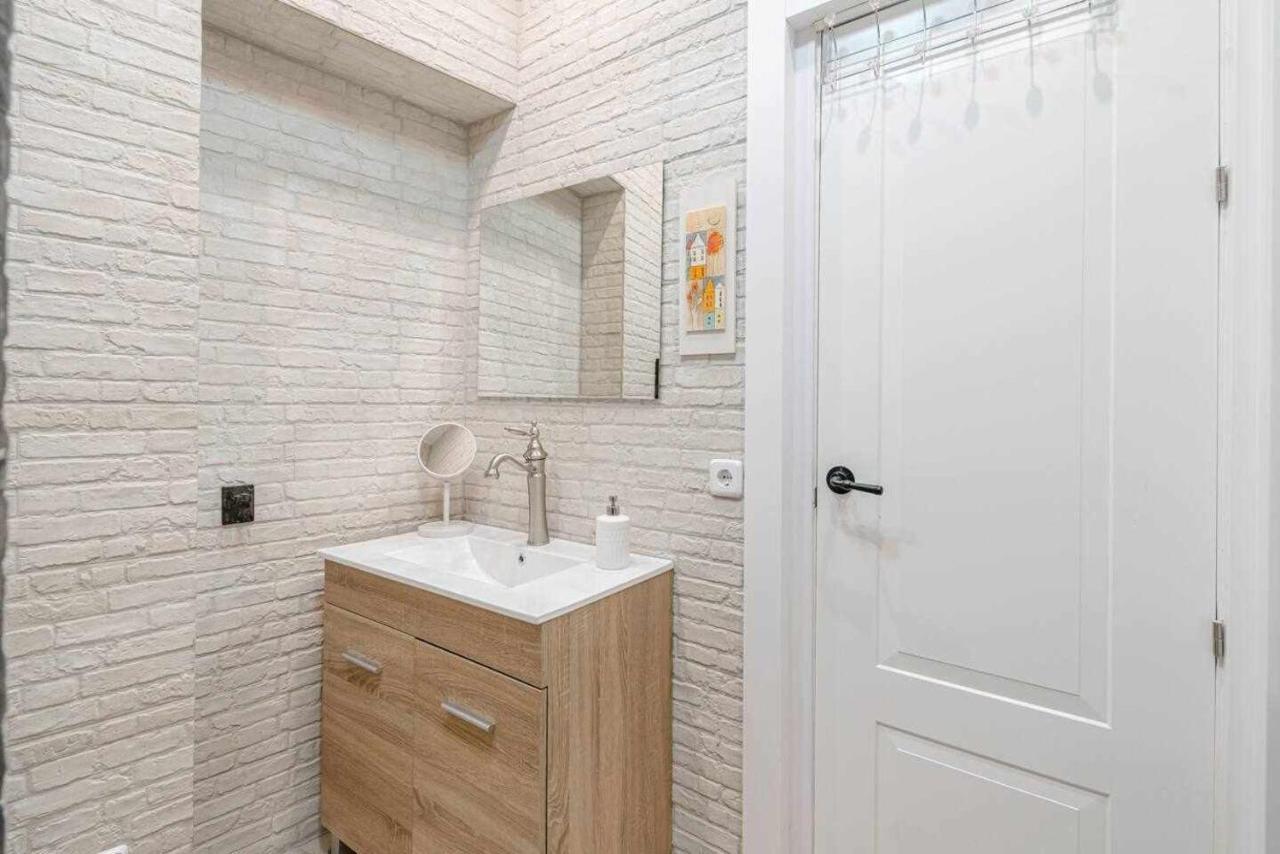 Ferienwohnung Luminoso Y Centrico Apt 2 Hab Madrid Exterior foto